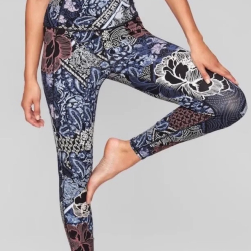 Athleta Patchwork Salutation 7/8 Tight Legging Pants in GUC